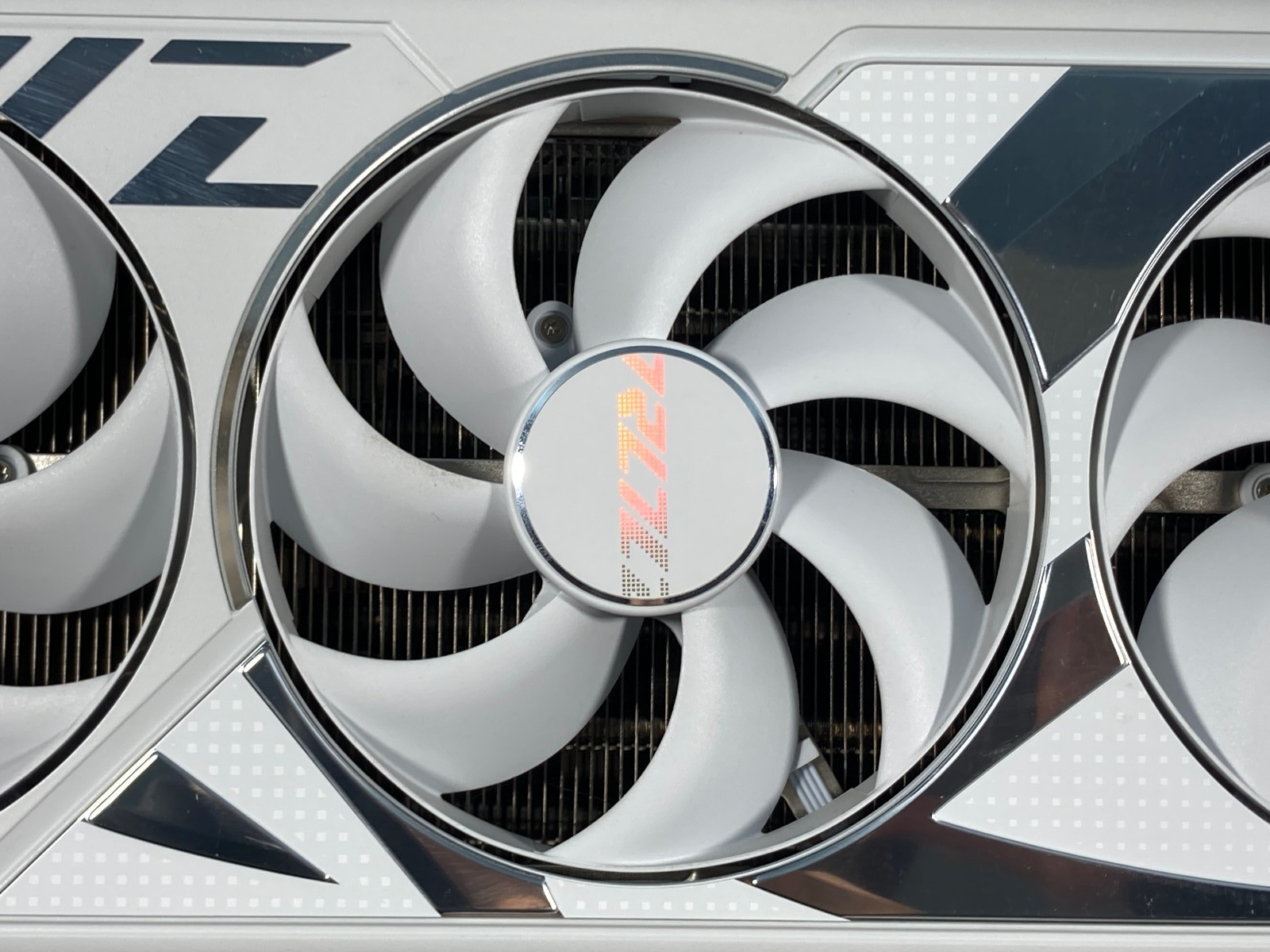 عرض خاص: اشترِ 2 واحصل على 1 م - مراجعة Rtx 4090 24Gb Gddr6X وسعره