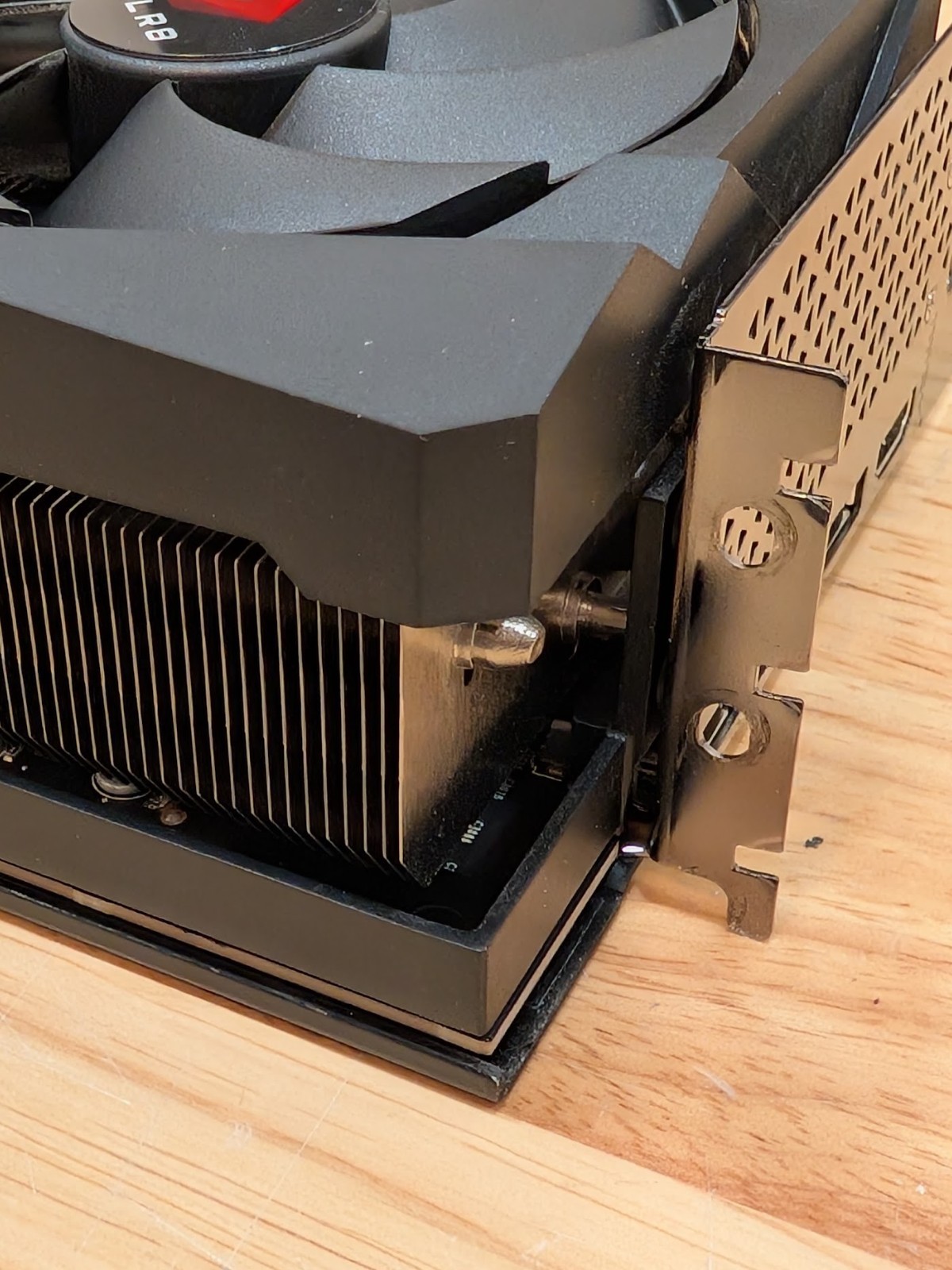 أ. عرض خاص: بطاقة الرسومات PNY - مراجعة Rtx 4090 24Gb Gddr6X وسعره
